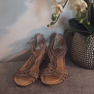 ME TOO Women’s Wedge Sandal Size 8.5